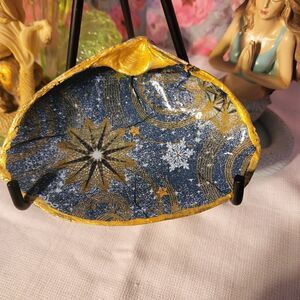 DECOUPAGE CLAM SHELL  